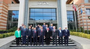 Cumhurbaşkanı Yardımcısı Yılmaz, Türkiye'de Değişen Nüfus ve Ailenin Geleceği sempozyumunda konuştu: 