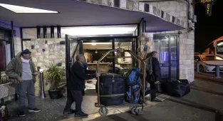 Doğu Kudüs'te tedavi gören 70 Filistinli hasta ve refakatçisi Gazze'ye döndü