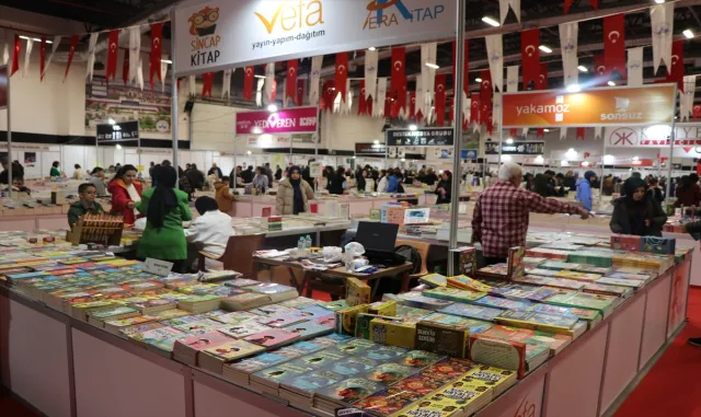 Elazığ'da 6. Kitap Fuarı açıldı