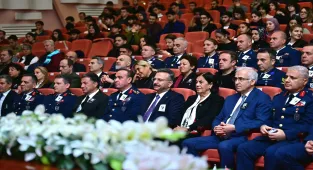 Eskişehir Valisi Aksoy, Atatürk'ü anma programına katıldı