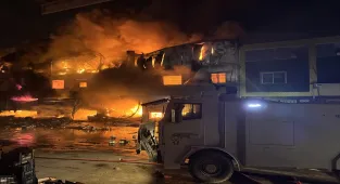 GÜNCELLEME - Adana'da hırdavat dükkanında çıkan yangın kontrol altına alındı