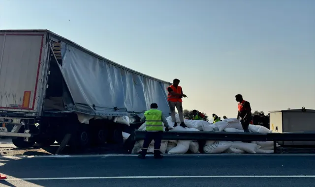 GÜNCELLEME - Anadolu Otoyolu Kocaeli kesimindeki zincirleme kaza ulaşımı aksattı