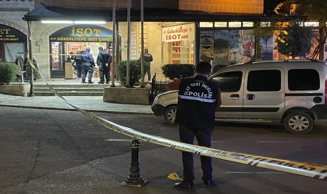 GÜNCELLEME - Şanlıurfa'da iş yerine düzenlenen silahlı saldırıda 1 kişi ağır yaralandı