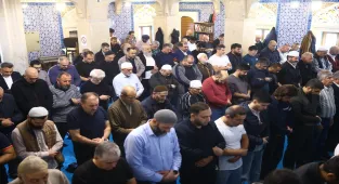 Gürcistan'da düşen uçakta şehit olan askerler için Bakü'de gıyabi cenaze namazı kılındı