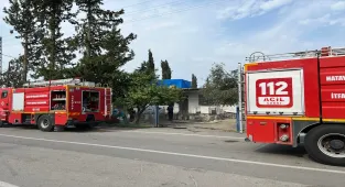Hatay'da evde çıkan yangında anne ve oğlu dumandan etkilendi 
