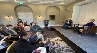 İsviçre Konfederasyonu Başkanı Keller-Sutter, Bern'de uluslararası gazetecilerle bir araya geldi: