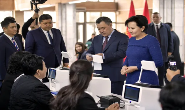 Kırgızistan Cumhurbaşkanı Caparov, halkı oy kullanmaya çağırdı