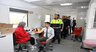 Kırşehir'de polisler kan bağışında bulundu