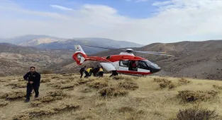 Malatya'da uçurumdan yuvarlanan kişi, ambulans helikopterle hastaneye ulaştırıldı