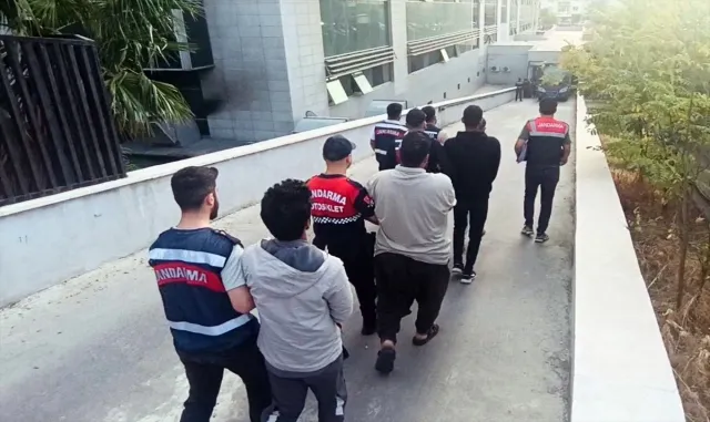 Mersin'de terör örgütü DEAŞ operasyonunda yakalanan 10 zanlıdan 7'si tutuklandı 