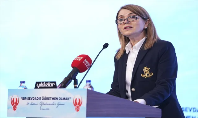 MHP Genel Başkan Yardımcısı Topcu, Öğretmenler Günü programında konuştu: