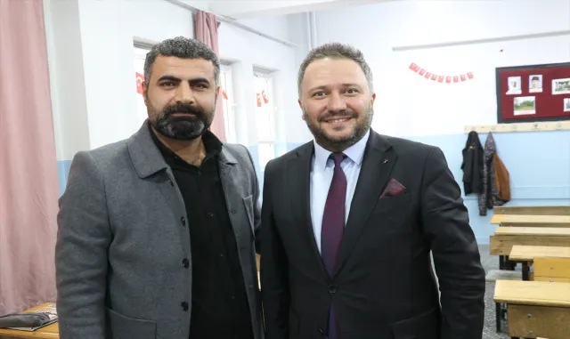 Siirt'te devlet korumasındaki çocuklardan yetiştirme yurdunda büyüyen öğretmene sürpriz ziyaret