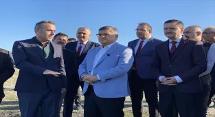 Sinop Valisi Özarslan, yamaç paraşütü parkuru yapılması planlanan yerde incelemede bulundu