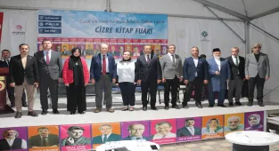 Şırnak'ta Cezeri'nin İzinde Kardeşlik Ruhuyla Türkiye Yüzyılı Cizre Kitap Fuarı sürüyor