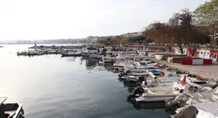 Tekirdağ'da deniz ulaşımı 5 gündür süren lodosun etkisini yitirmesiyle normale döndü