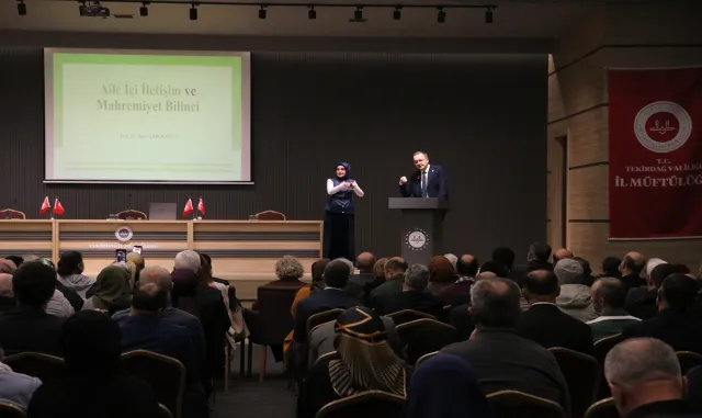 Tekirdağ'da Engelsiz Aile Okulu Semineri düzenlendi 