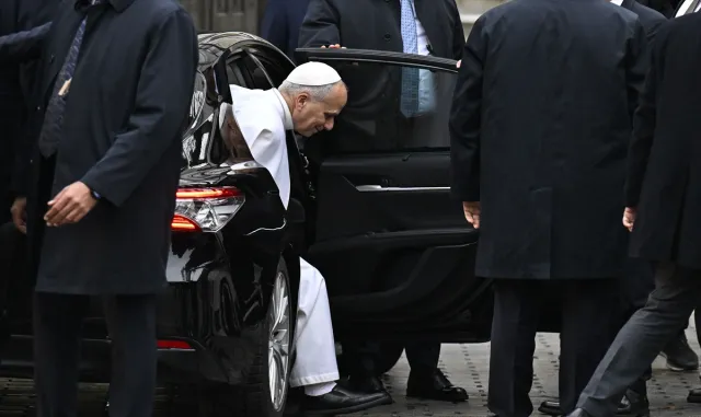Vatikan Devlet Başkanı Papa 14. Leo, Sultanahmet Camisi'ni ziyaret etti