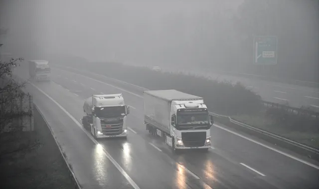 Anadolu Otoyolu'nun Düzce kesiminde sis etkili oldu