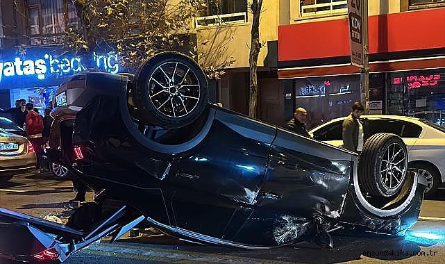 Ankara'da 3 aracın karıştığı trafik kazasında 1 kişi yaralandı