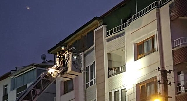 Ankara'da bir apartmanın çatı katında çıkan yangın kontrol altına alındı