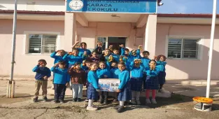 Aydın'daki ilkokul öğrencilerinden Erzurum'daki görme engelli öğrencilere mandalina