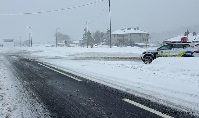 Bitlis'te yoğun kar nedeniyle bazı yollar ağır vasıtalara kapatıldı