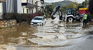 Bodrum'da kuvvetli sağanak ve dolu etkili oldu