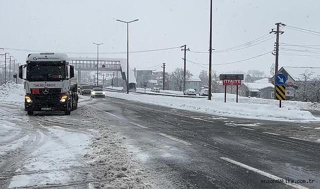 Bolu Dağı'ndan ağır tonajlı araçlar geçmeye başladı (GÜNCELLEME 2)