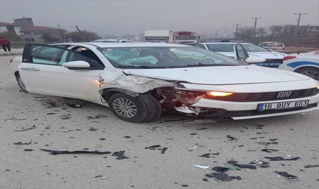 Bursa'da otomobille motosikletin çarpıştığı kazada 1 kişi öldü, 1 kişi yaralandı