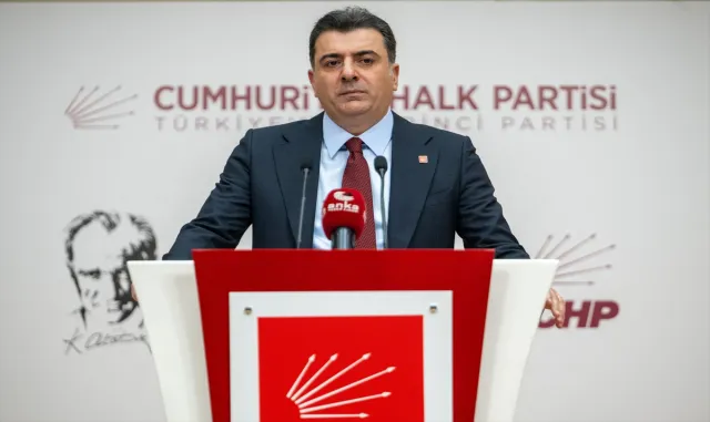 CHP Sözcüsü Emre, basın toplantısı düzenledi: