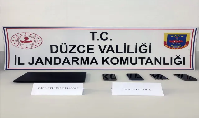Düzce'de yatırım içerikli yanıltıcı reklamlarla dolandırıcılık yapan 5 şüpheli yakalandı