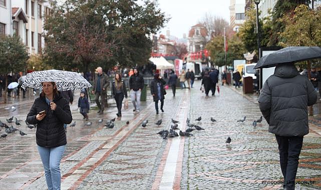 Edirne'de sağanak etkili oluyor