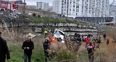 Esenyurt'ta servis midibüsünün devrilmesi sonucu ölenlerin sayısı 5'e çıktı