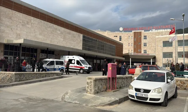 GÜNCELLEME 2 - Mersin'de ortaokul öğrencisi okul müdürünü tüfekle yaraladı