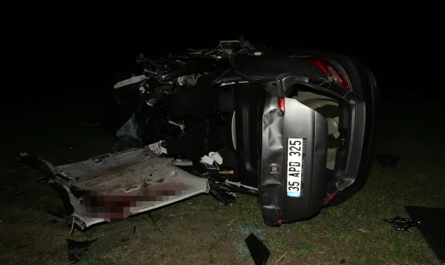 GÜNCELLEME - Çanakkale'de iki otomobilin çarpıştığı kazada 5 kişi öldü, 1 kişi yaralandı