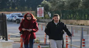 GÜNCELLEME - Sanatçı Gül Tut'un ölümüyle ilgili oğlu Tuğberk Yağız Gülter Yalova Adliyesinden ayrıldı