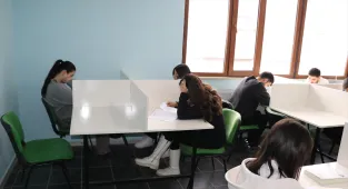 Hakkari'de öğrenciler, ücretsiz kurslarla sınavlara hazırlanıyor
