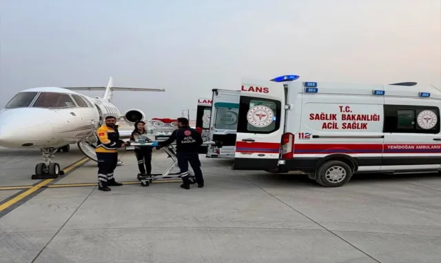 Hatay'da ambulans uçak 6 günlük bebek için havalandı