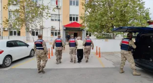 Hatay'da eşini baltayla öldürerek evin banyosuna gömen zanlı tutuklandı