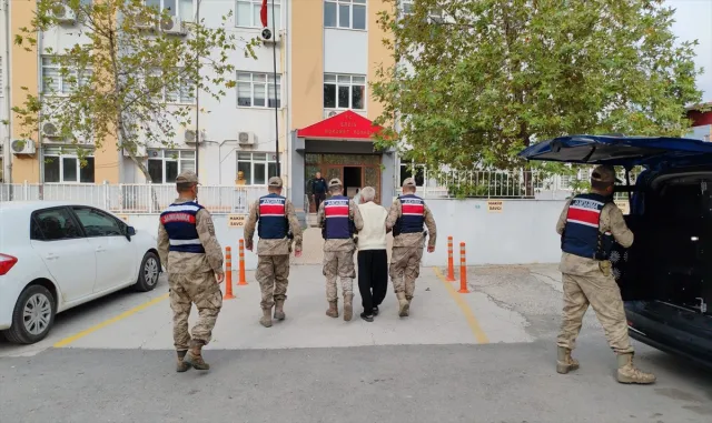 Hatay'da eşini baltayla öldürerek evin banyosuna gömen zanlı tutuklandı