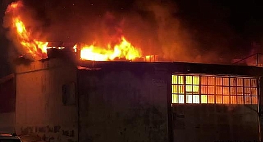 Hatay'da sanayi sitesinde yangın! İtfaiye ekiplerince kontrol altına alındı (GÜNCELLEME)