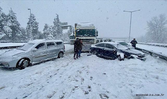 Iğdır'da zincirleme trafik kazası: 4 kişi yaralandı