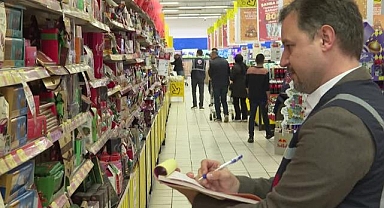 İzmir'de market raflarında fiyat ve etiket denetimi yapıldı