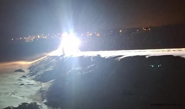 Kars'ta yoğun kar yağışı nedeniyle 41 köy yolu ulaşıma kapandı