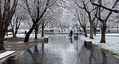 Kayseri ve Yozgat'ta kar yağışı etkili oldu, şehirler beyaza büründü