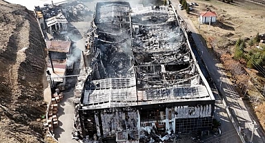 Kırıkkale OSB'de bir fabrikada çıkan yangına müdahale ediliyor