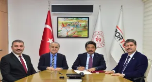 Kırşehir'e yeni stadyumun yapımı için sözleşme imzalandı