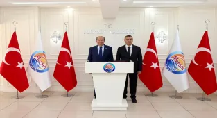 KKTC'nin 5. Cumhurbaşkanı Ersin Tatar Mersin'de temaslarda bulundu 