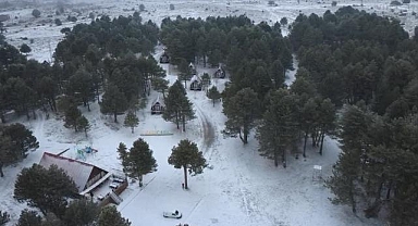 Manisa'da sezonun ilk kar yağışı etkili oldu