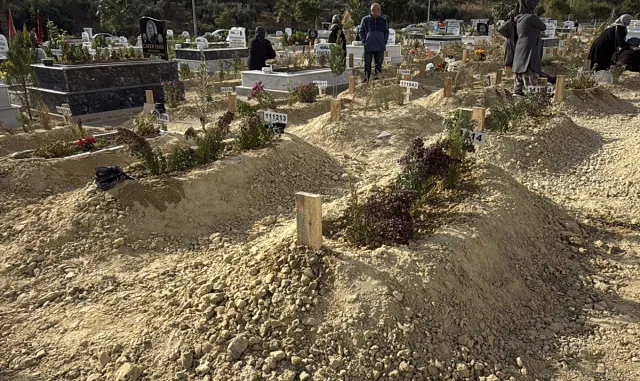 Mersin'de komşusu ve oğlu ile büfeciyi tabancayla öldüren zanlı tutuklandı